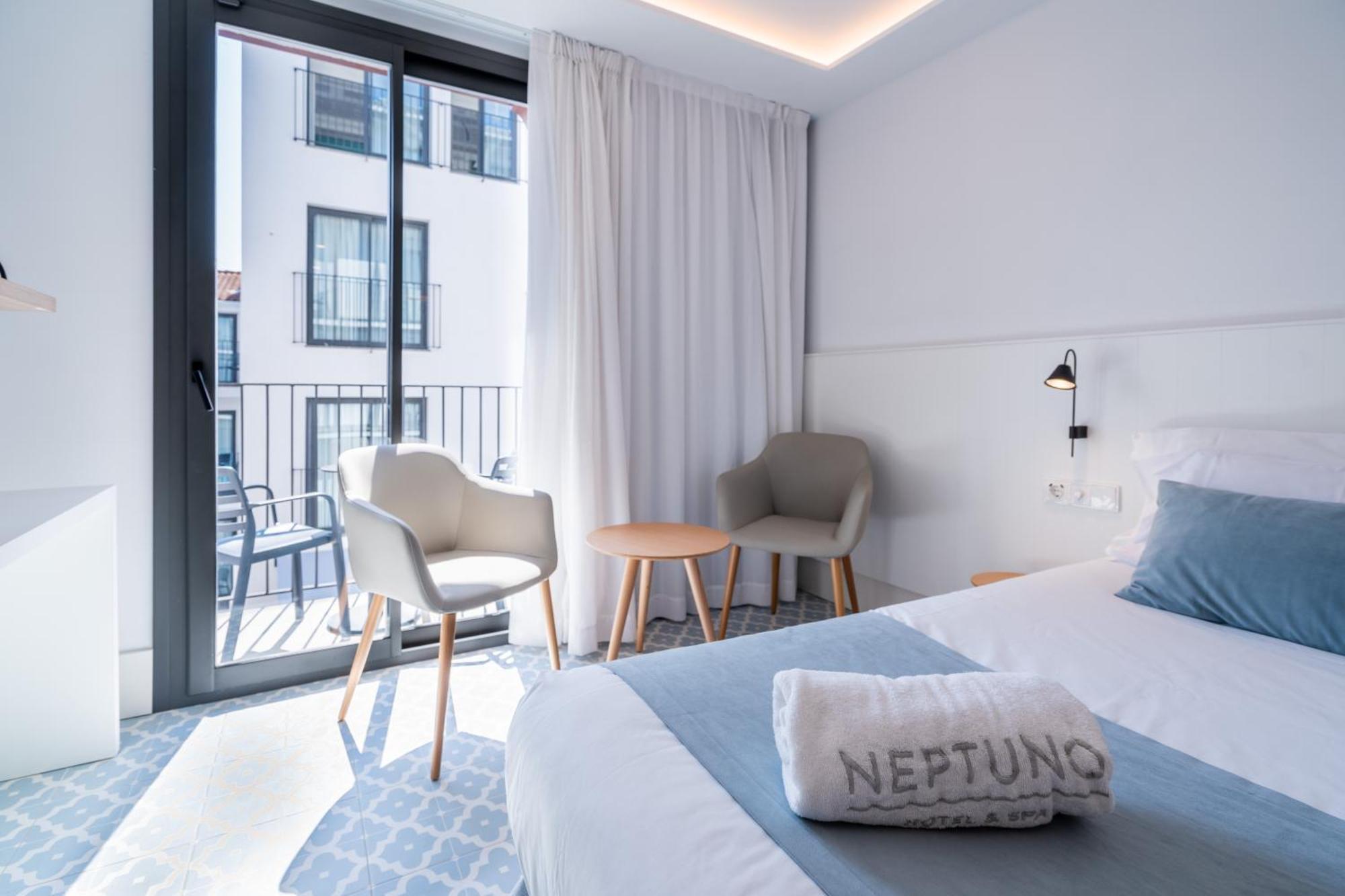Neptuno Hotel & Spa 4 Sup Calella Luaran gambar