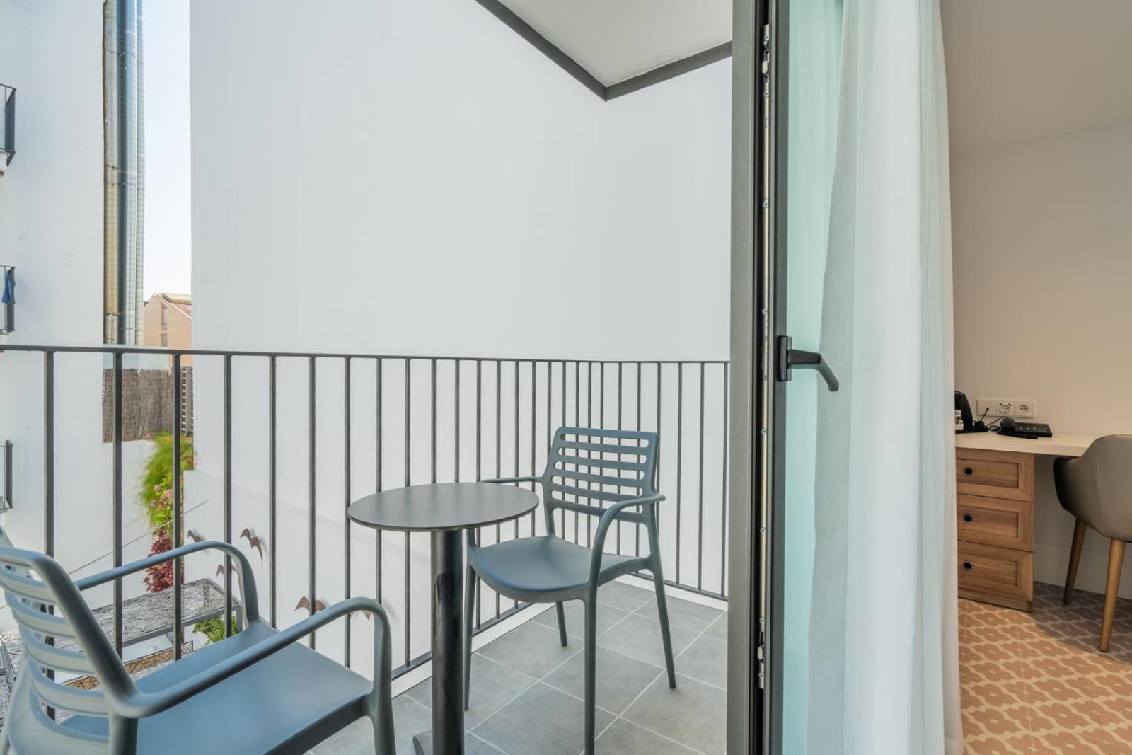 Neptuno Hotel & Spa 4 Sup Calella Bilik gambar