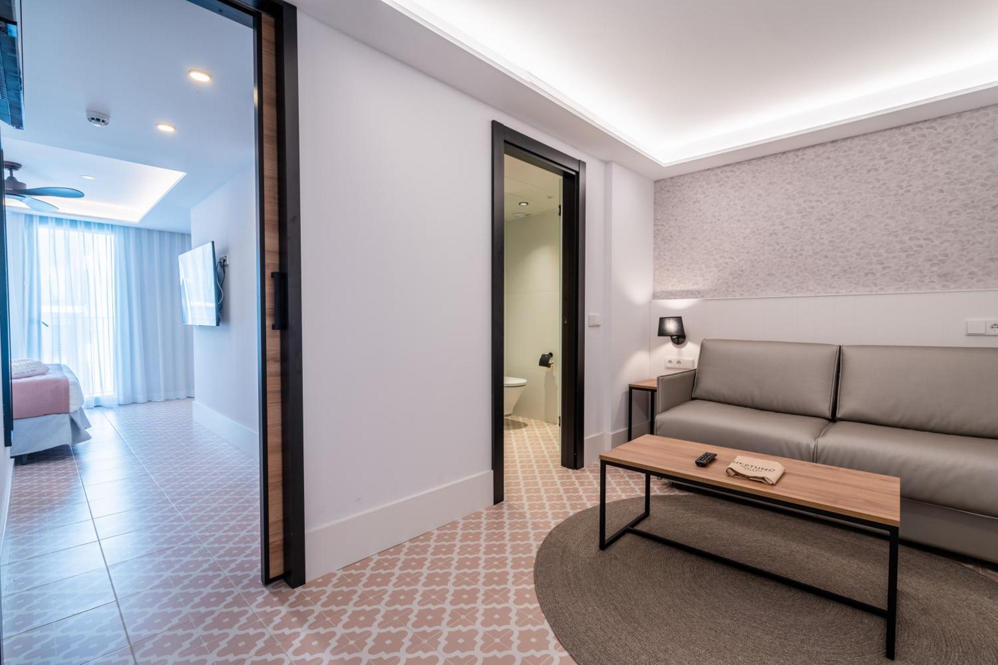 Neptuno Hotel & Spa 4 Sup Calella Bilik gambar