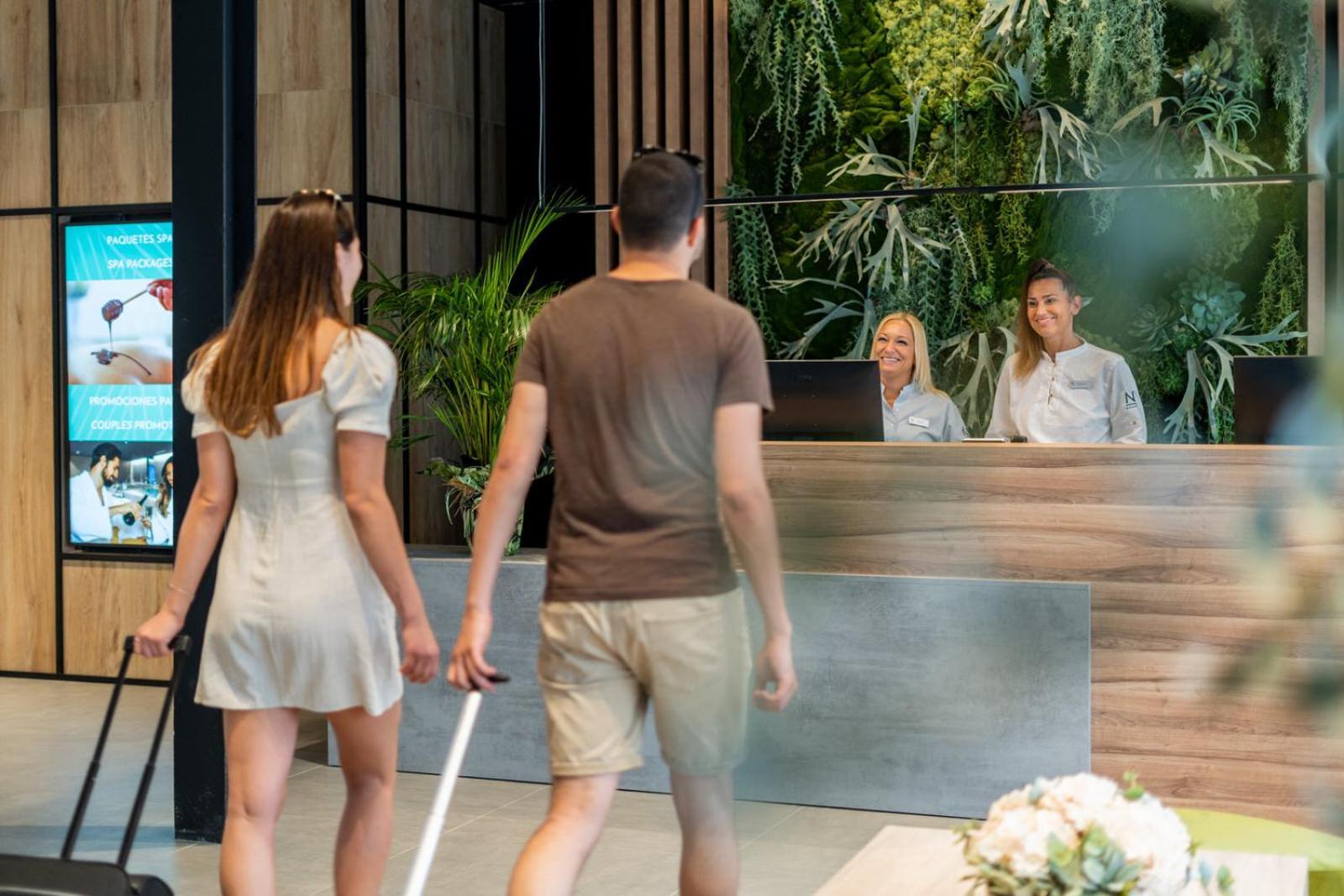 Neptuno Hotel & Spa 4 Sup Calella Luaran gambar